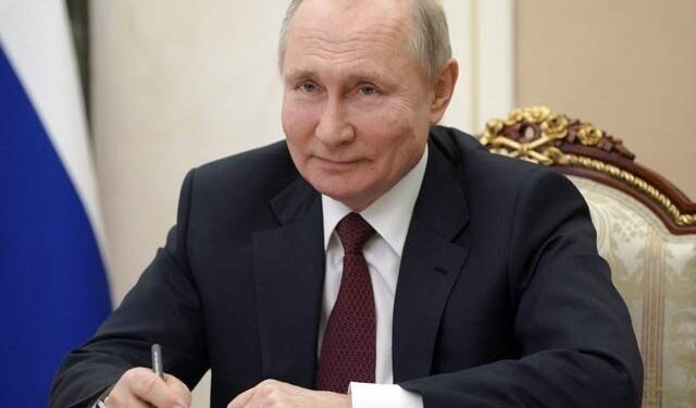 روس کا یوکرین میں باغیوں کے علاقوں کو آزاد ریاستیں تسلیم کرکے فوج بھیجنے کا اعلان