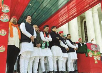 یوپی کے سینئر افسران پر جانبداری کا الزام