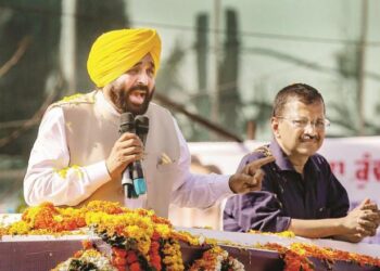 عام آدمی پارٹی کی جیت کاجشن، امرتسر میں بڑا روڈ شو