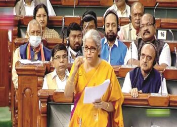 پارلیمنٹ کے بجٹ اجلاس کے دوسرے مرحلے کا پہلادن ہنگامہ خیز