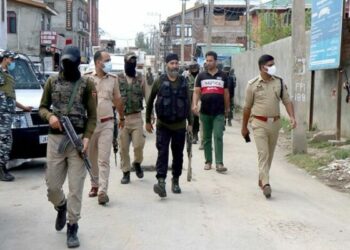 سری نگر گرینیڈ حملہ: نوعمر لڑکی کی موت کے ساتھ مہلوکین کی تعداد بڑھ کر دو ہوگئی