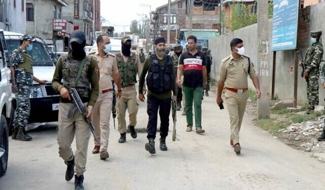 سری نگر گرینیڈ حملہ: نوعمر لڑکی کی موت کے ساتھ مہلوکین کی تعداد بڑھ کر دو ہوگئی