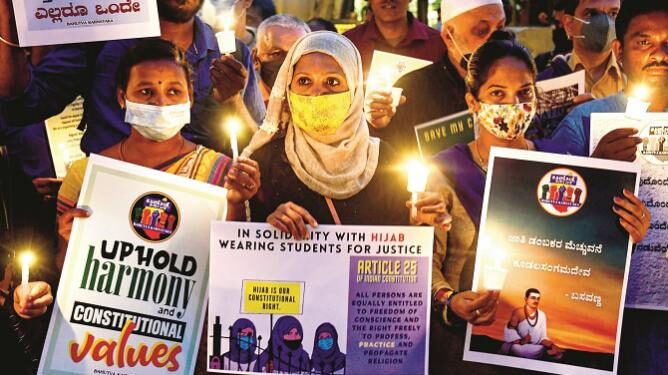 حجاب کے خلاف فیصلہ سنانے والےججوں کووائی درجہ کی سیکوریٹی،دھمکی کا حوالہ دیاگیا