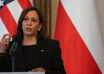 یوکرین کے پناہ گزینوں کے حوالہ سے کملا ہیرس کارویہ ناقابل قبول