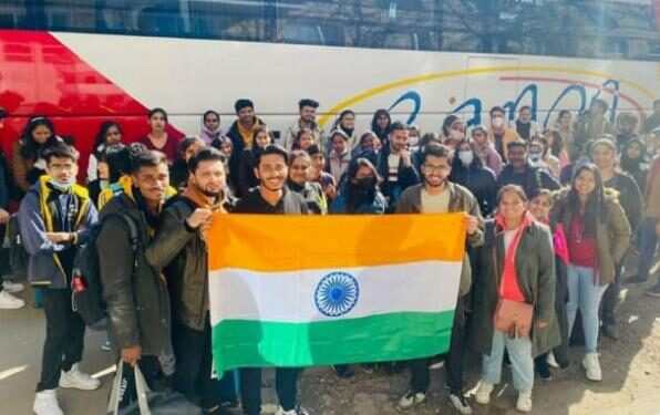 یوکرین میں موجود طلبہ کو ہنگری پہنچنے کی ہدایت