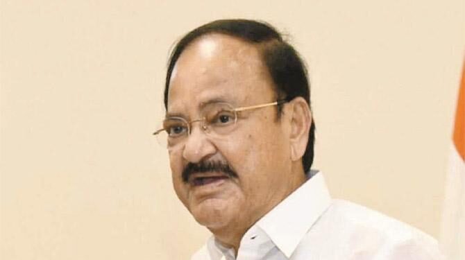 تعلیم کے بھگوا کرن میں کیا برائی ہے ؟: وینکیا نائیڈ و کا سوال