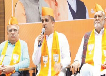 گجرات میں یکسا ں سوِل کوڈ کا شوشہ، کمیٹی تشکیل