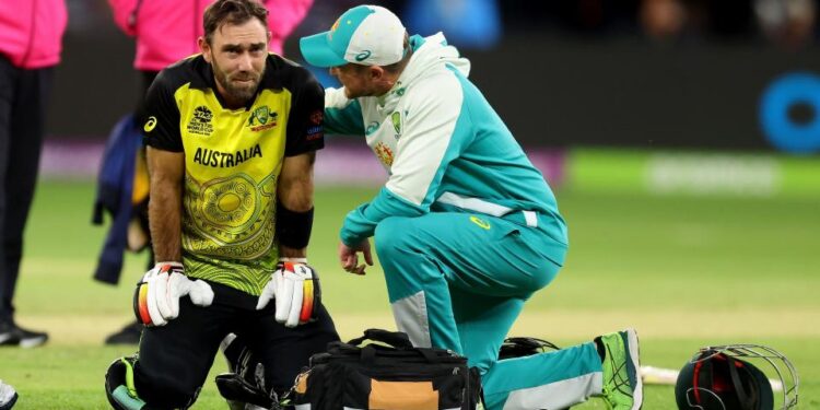 میکسویل فریکچر کے بعد غیر معینہ مدت کے لیے ٹیم سے باہر