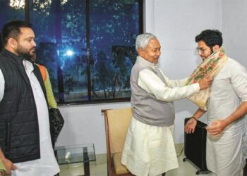 آدتیہ ٹھاکرے کی تیجسوی یادو اور نتیش کمار سے ملاقات ، اہم سیاسی اُمور پر گفتگو