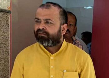 کیش فار ٹکٹ گھوٹالے معاملے میں آپ ایم ایل اے اکھلیش ترپاٹھی کی مشکیلیں بڑھ سکتی ہیں ni