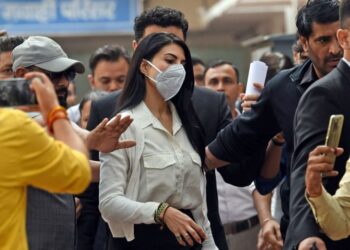 منی لانڈرنگ کیس میں اداکارہ جیکلین فرنانڈیز کو 2 روپے کے ذاتی مچلے کی شرط پر ضمانت