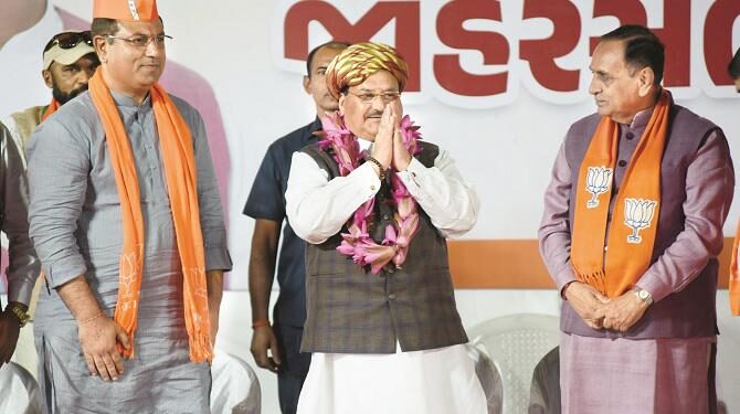 گجرات میں بی جےپی باغیوں سے پریشان، ۷؍ لیڈر معطل