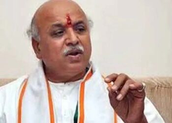 مسلمانوں کو اقتدار سے باہر رکھنے کے لیے نئے آئین کی ضرورت :توگڑیا