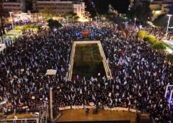 نیتن یاہو کے خلاف ہزاروں یہودی سڑکوں پر اترے