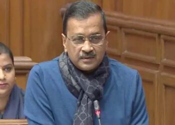 ایل جی پر جم کر برسے کیجریوال ،کہا بیگانی شادی میں۔۔۔۔