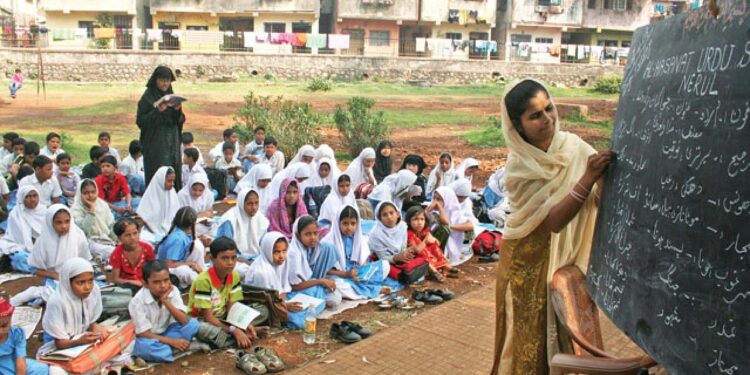 عبد الغفار صدیقی: خواتین کو تعلیم سے آراستہ کرنے میں اسلام مانع نہیں