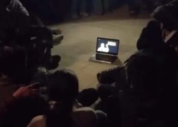 بجلی گل ہونے کے باوجود جے این یو میں بی بی سی ڈاکیومنٹری کی اسکریننگ