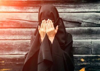 علیزے نجف : مسلم لڑکیوں کے ارتداد کا ذمہ دار کون؟