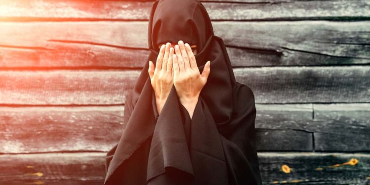 علیزے نجف : مسلم لڑکیوں کے ارتداد کا ذمہ دار کون؟