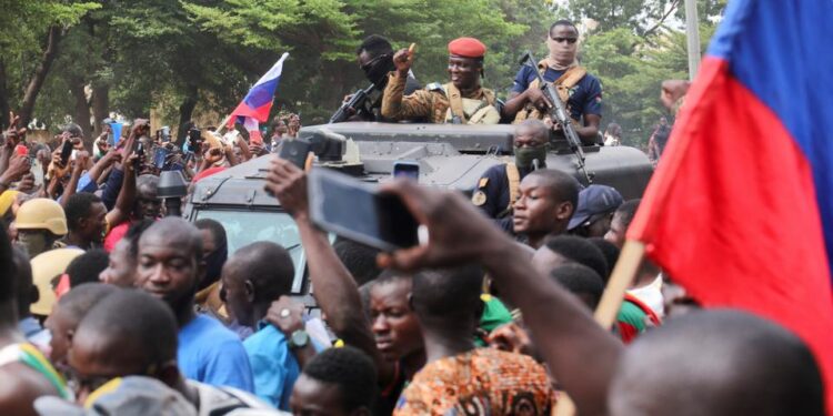 برکینا فاسو سے بھی فرانس نے پرچم لپیٹا