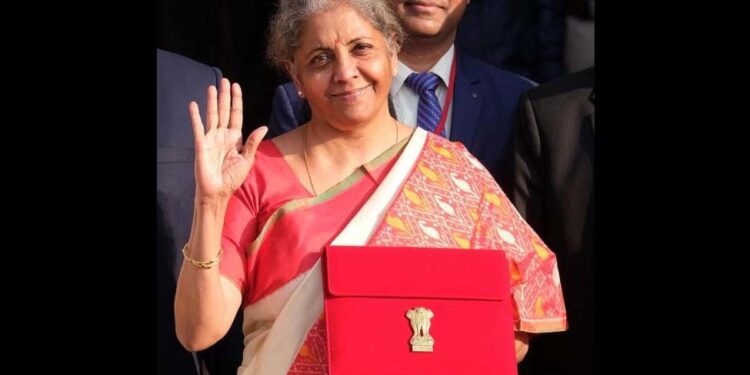 بجٹ میں نئے ٹیکس نظام کا انتخاب کرنے کی ترغیب، سات لاکھ تک کی ذاتی آمدنی ٹیکس سے مستثنی