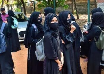 "کرناٹک میں ایک لاکھ مسلم‌لڑکیوں نے سرکاری کالج چھوڑدیں”وجہ یہ ہے