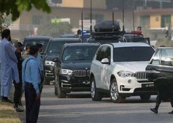 وزیراعظم کی سیکورٹی میں شامل گاڑی پر گولی لگ گئی