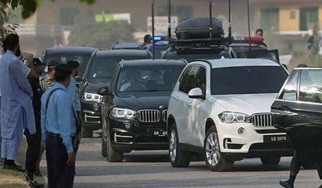 وزیراعظم کی سیکورٹی میں شامل گاڑی پر گولی لگ گئی