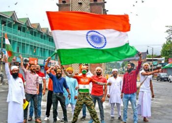 ملک کے سیکولرازم سے اتنی نفرت کیوں؟