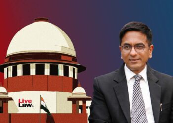 چیف جسٹس چندر چوڑ نے وکلا کو آئینہ دکھایا