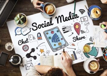 سماج میں سوشل میڈیا کا عمل دخل اور عوامی نگرانی کا نظام