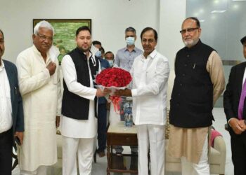 تیسرا محاذ :بی جے پی کی جیت کی راہ آسان کرے گا