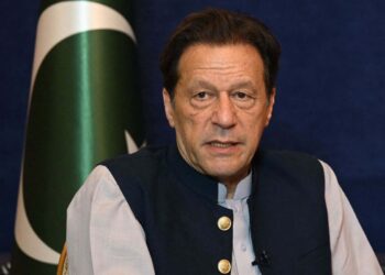 پاکستان کیلئے میں ہر قربانی دینے کو تیار ہوں: عمران خان