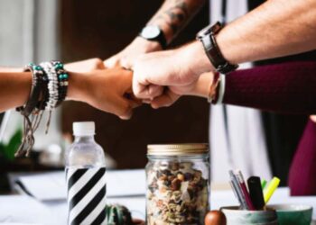 ایام مصیبت کے تو کاٹے نہیں کٹتے