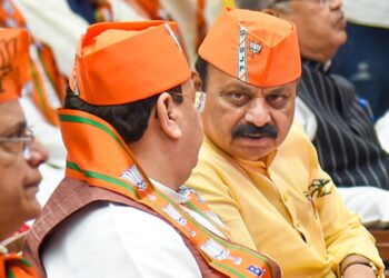 کرناٹک : بی جے پی کیلئے زمین تنگ ہورہی ہے