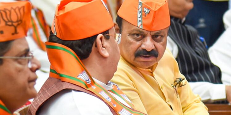 کرناٹک : بی جے پی کیلئے زمین تنگ ہورہی ہے