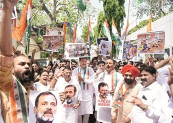 راہل گاندھی پر کارروائی کے خلاف کانگریس لیڈروں کا احتجاج