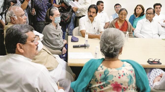 کانگریس کا ’جمہوریت بچاؤ ‘مہم چلانے کا اعلان، اپوزیشن کے منظم اتحاد پر زور