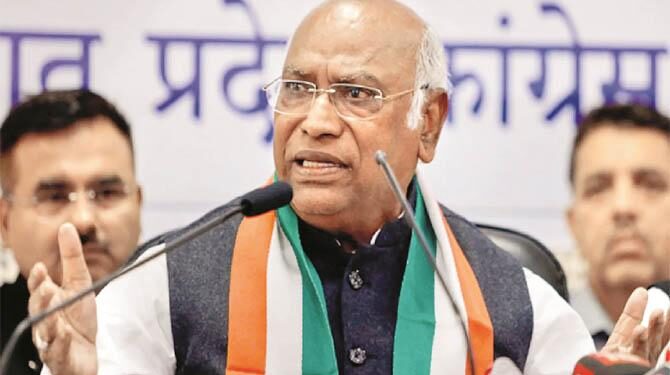 مولانا آزاد کا نام نصاب سے ہٹانے پر اپوزیشن شدید برہم