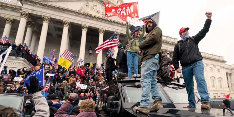 دن بدن گھٹ رہا ہے امریکہ کا وقار