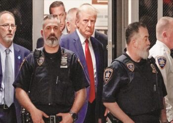 ڈونالڈ ٹرمپ کی خودسپردگی اور رہائی