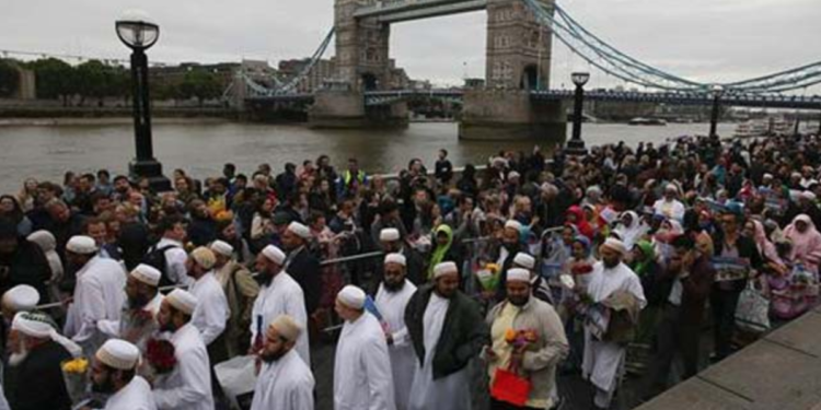 برطانیہ میں بھی مسلمان پیچھے