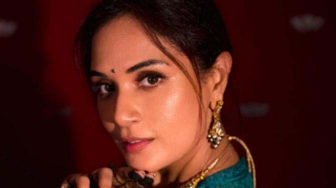 رچا چڈھا نے فلم آئینہ کی شوٹنگ کا آغاز کیا