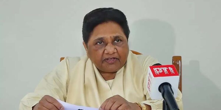 مایاوتی نے گیانواپی مسجد اور مندروں پر سوامی پرساد موریہ کے بیان کو صریح سیاسی قرار دیا