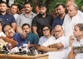 شردپوار کے ہاتھوں مودی کو ایوارڈ دینے کے پروگرام سے اپوزیشن بے چین