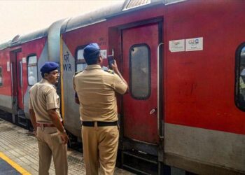 آرپی ایف جوان کی اندھا دھند فائرنگ، ایک اے آئی ایس افسر سمیت ۳؍ مسافر جاں بحق