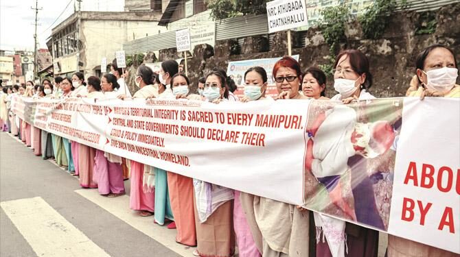 منی پور تشدد: وزیراعلیٰ پر تائید کا الزام ،امپھال میں فائرنگ