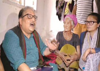 ’انڈیا‘ کا وفد منی پور پہنچ گیا، ریلیف کیمپوں کا د ورہ