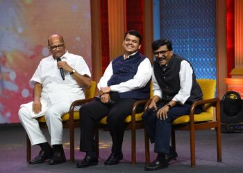 کس کے پالے میں رہیں گے کس کے ساتھ جائیں گے شرد پوار