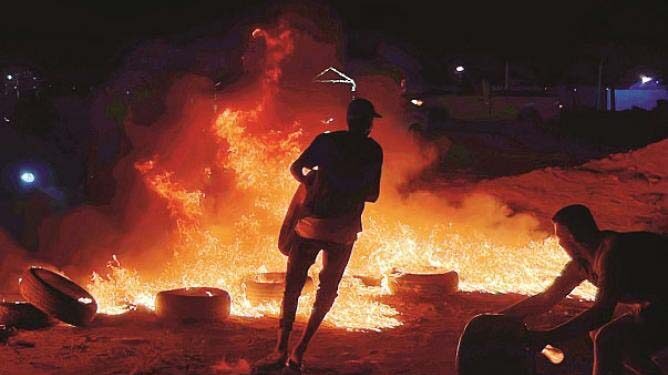 لیبیا میں بدامنی، پر تشدد مظاہرہ اورہنگامہ